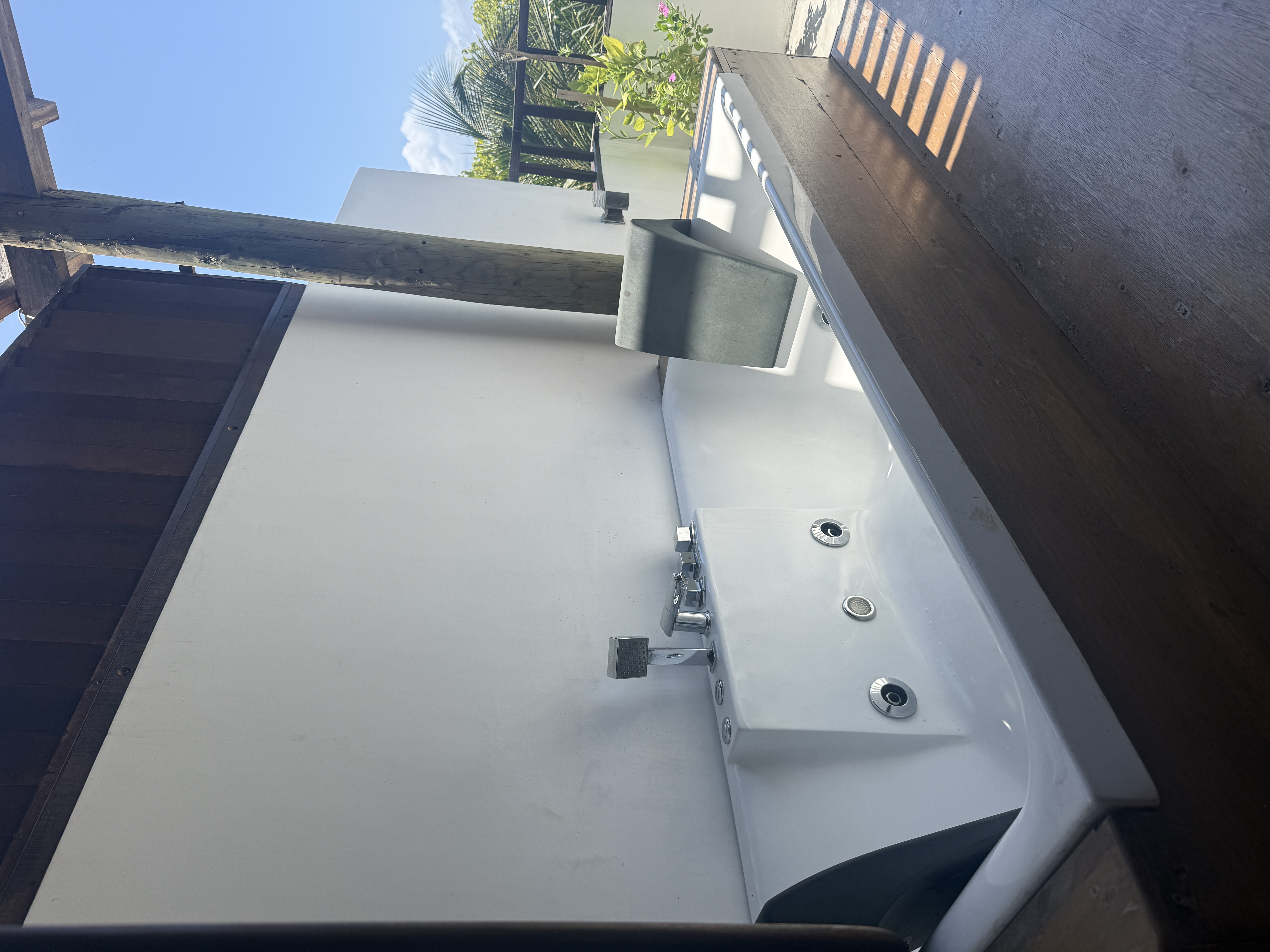 Grand Jacuzzi Suite - Image 5