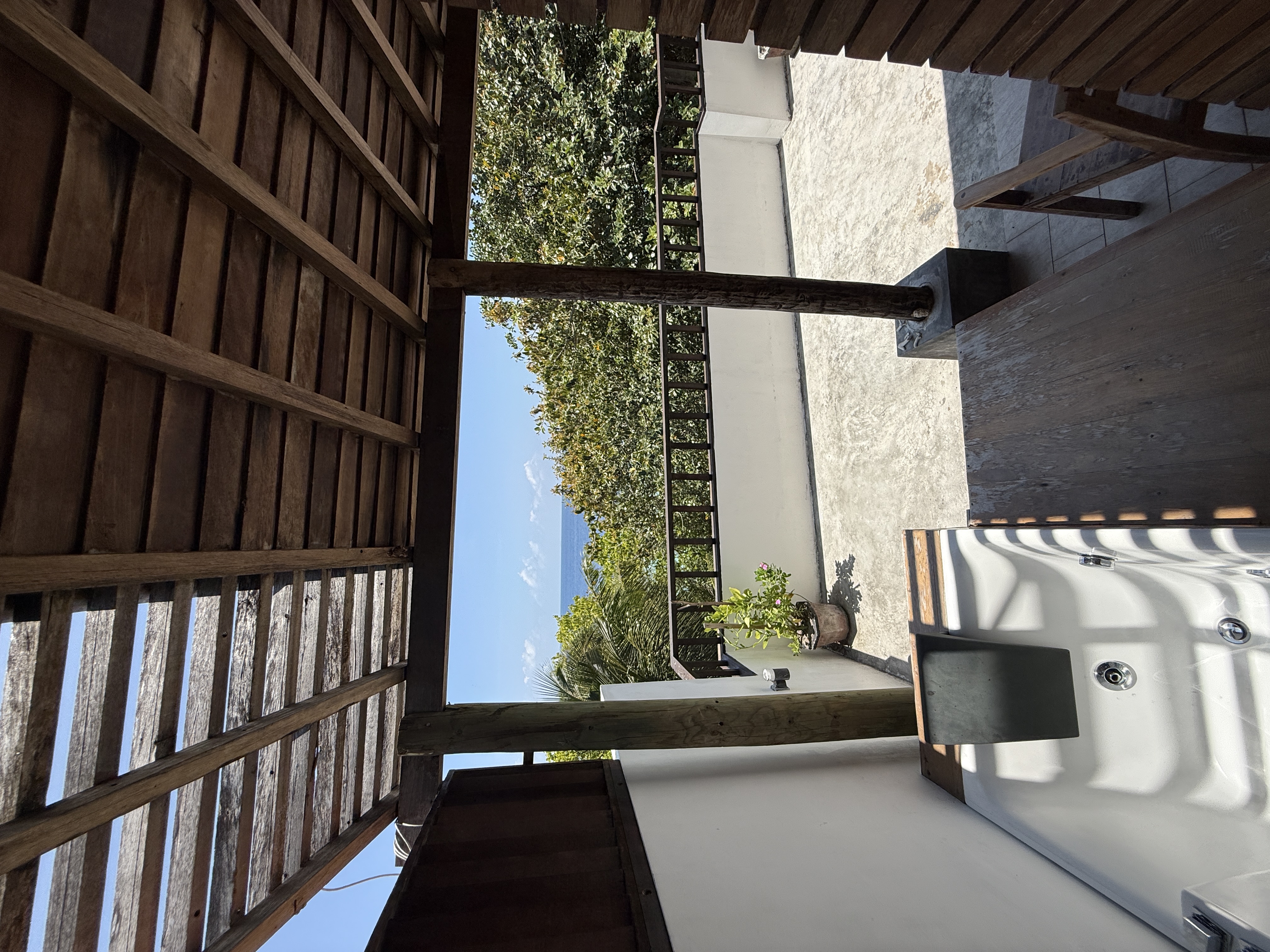 Grand Jacuzzi Suite - Image 12